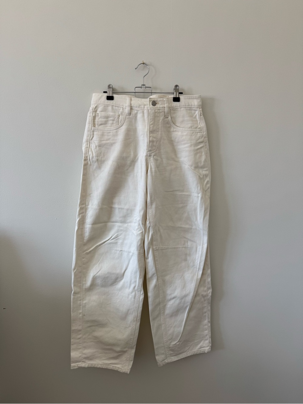 Aritzia TNA Cream Straight-Leg Jeans